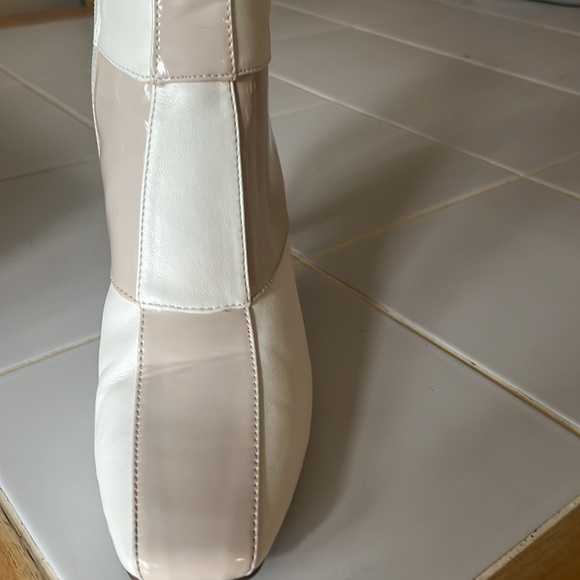 Booties; Size 6 1/2 - Picture 4 of 5